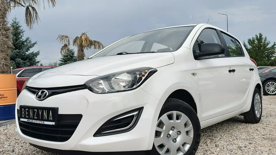 HYUNDAI i20 -