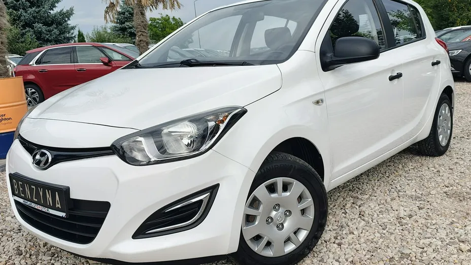 HYUNDAI i20 -