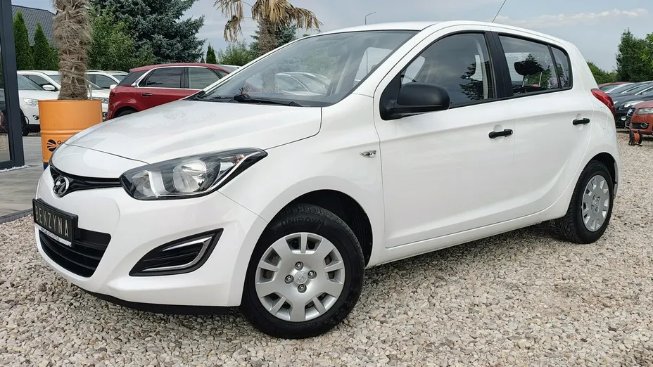 HYUNDAI i20 -