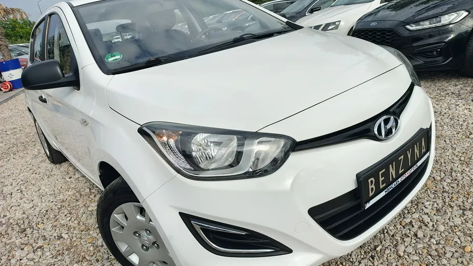 HYUNDAI i20 -