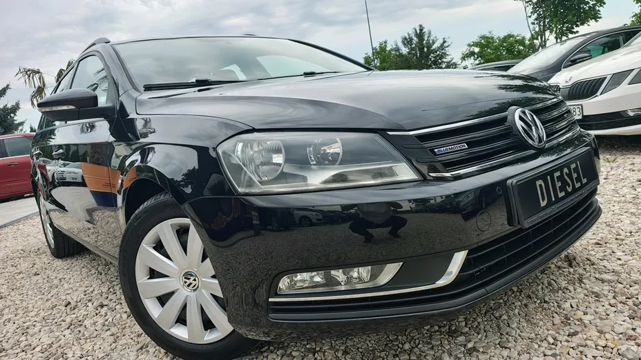 VOLKSWAGEN Passat -