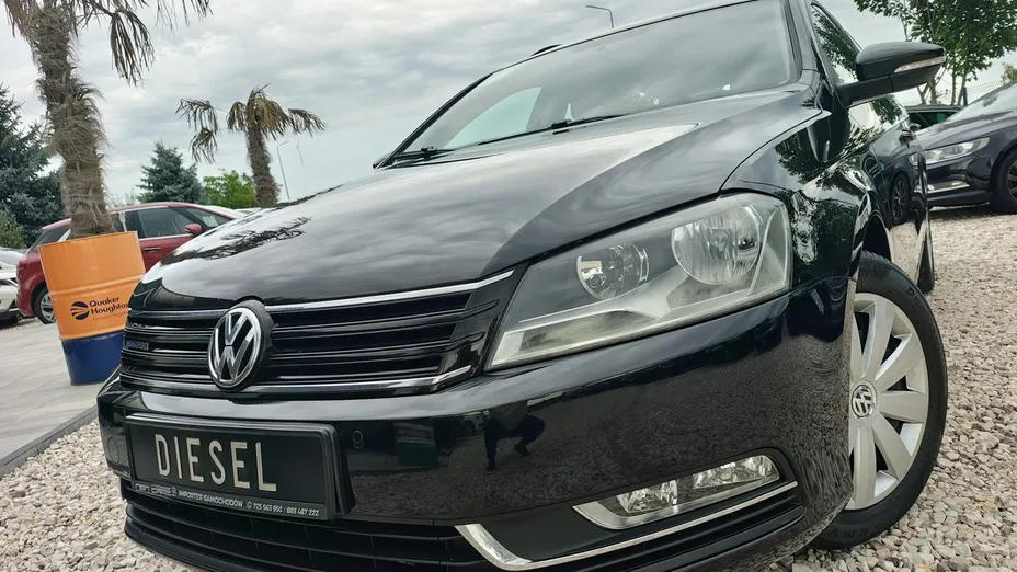 VOLKSWAGEN Passat -
