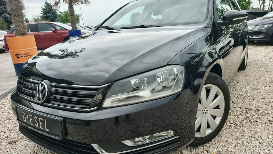 VOLKSWAGEN Passat -