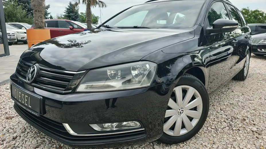 VOLKSWAGEN Passat -