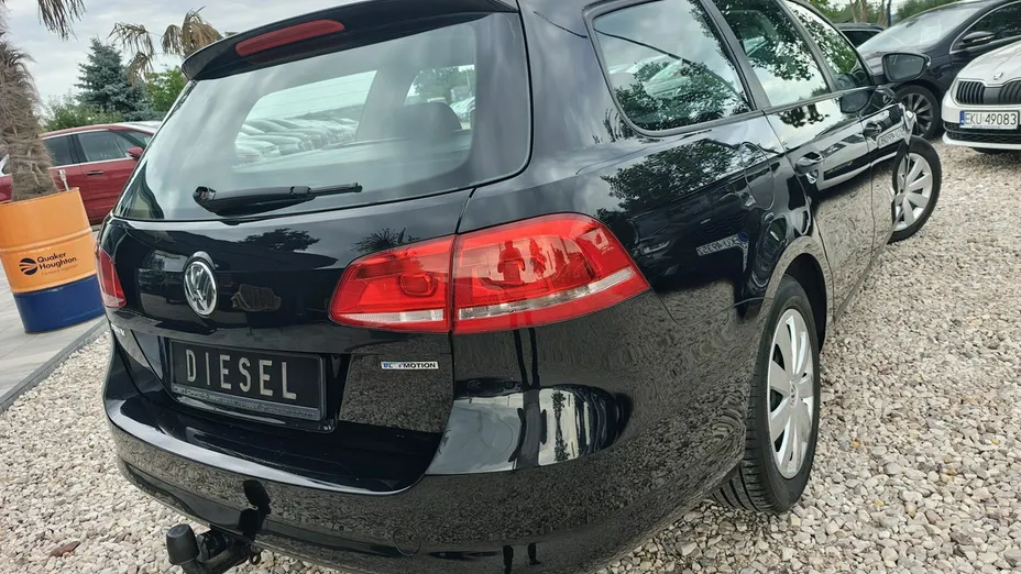 VOLKSWAGEN Passat -
