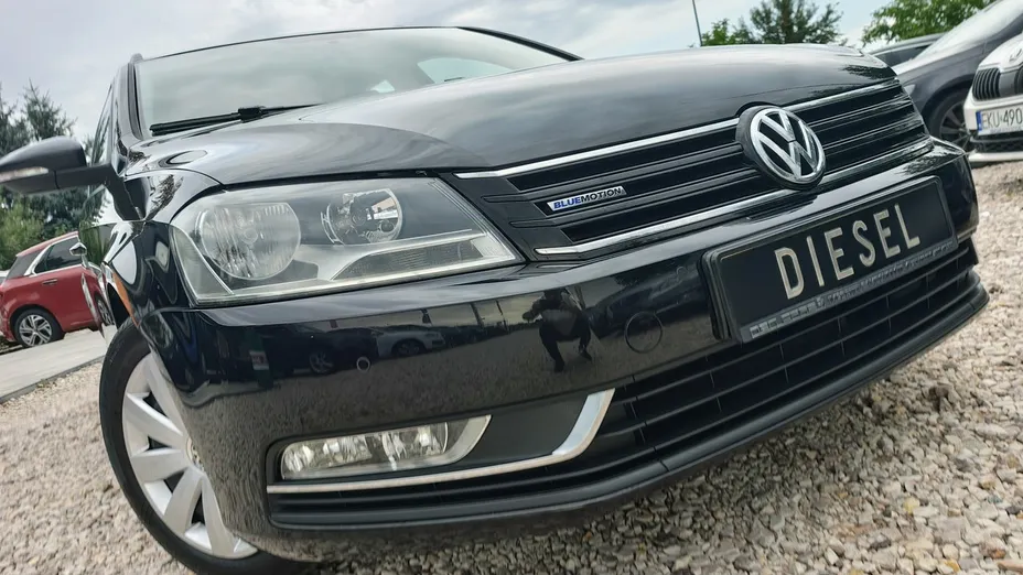 VOLKSWAGEN Passat -
