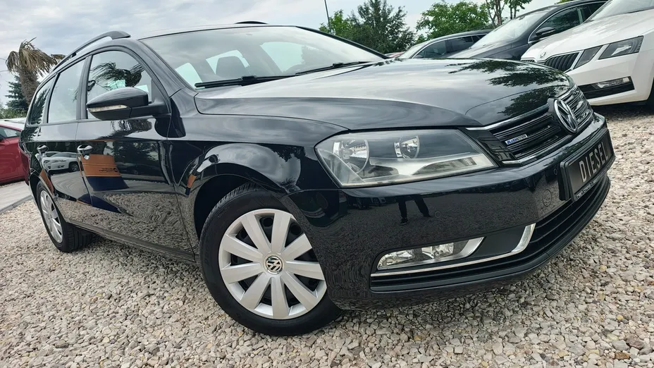 VOLKSWAGEN Passat -