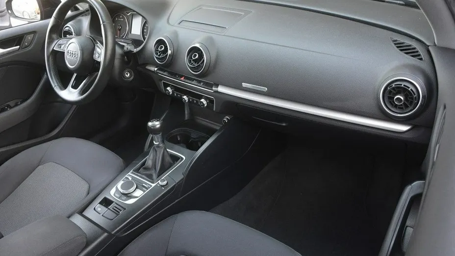 AUDI A3 -