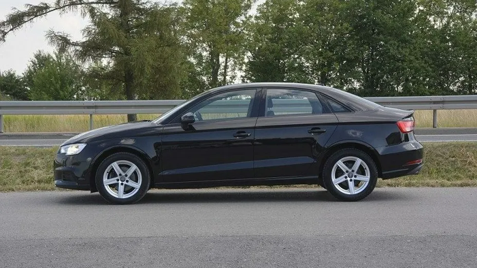 AUDI A3 -