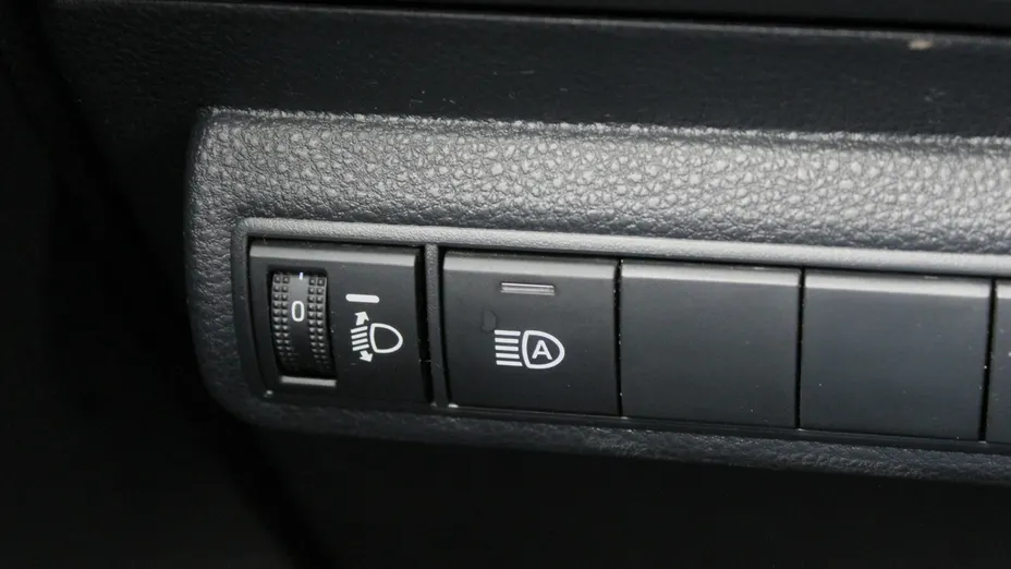 TOYOTA Corolla -