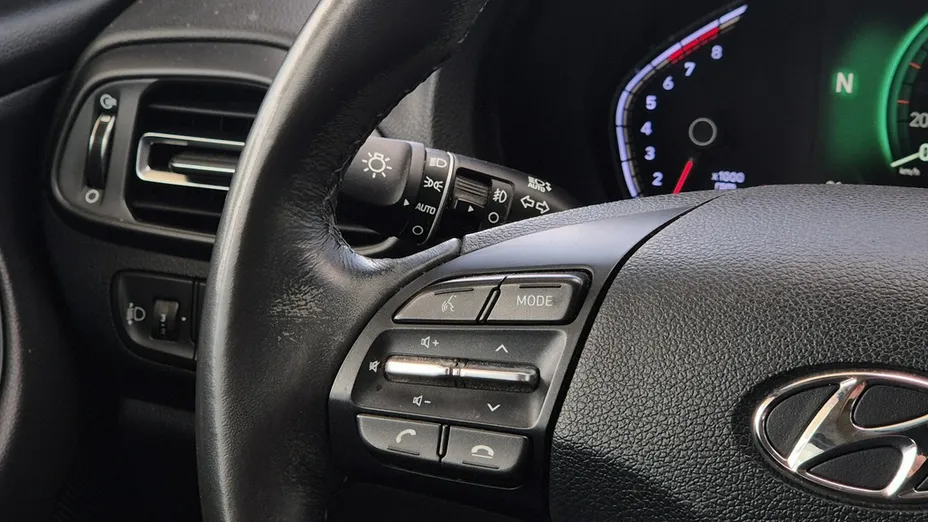 HYUNDAI i30 -