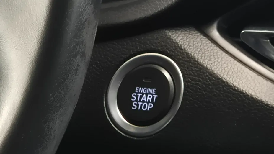 HYUNDAI i30 -