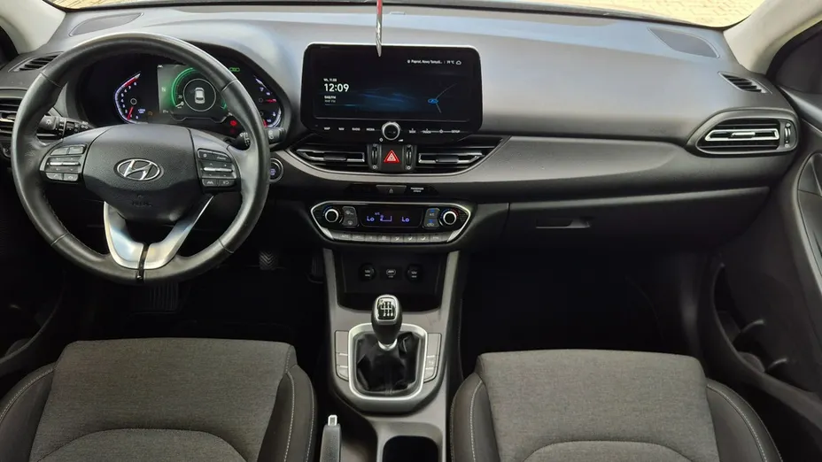 HYUNDAI i30 -