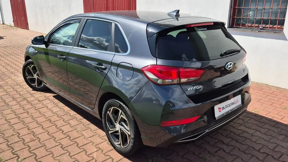 HYUNDAI i30 -
