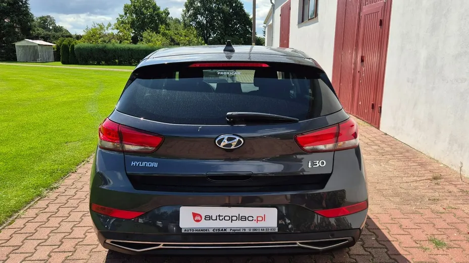 HYUNDAI i30 -