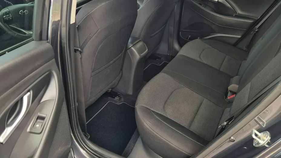 HYUNDAI i30 -