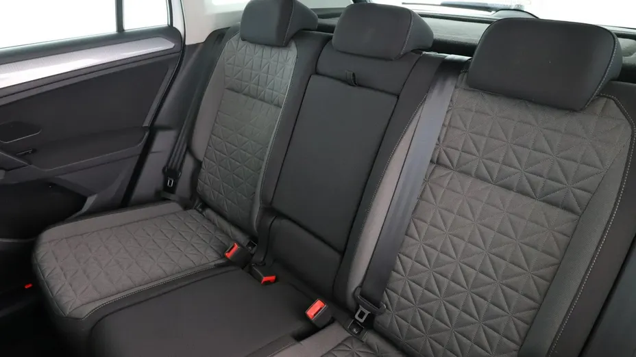 VOLKSWAGEN Tiguan -
