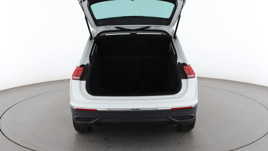 VOLKSWAGEN Tiguan -