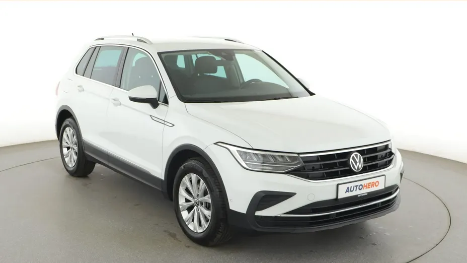 VOLKSWAGEN Tiguan -