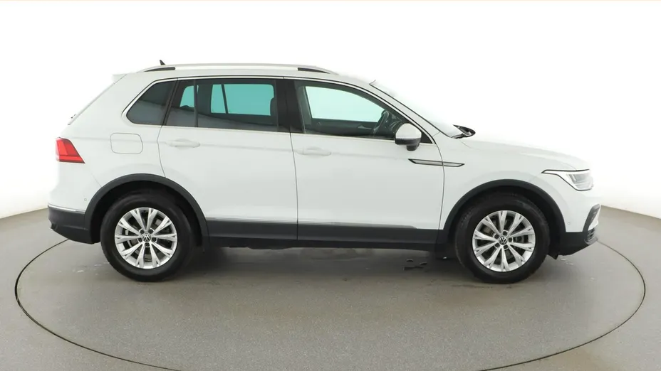 VOLKSWAGEN Tiguan -