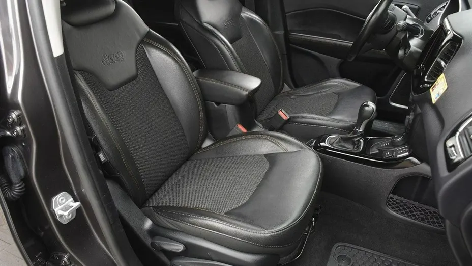 JEEP Compass -