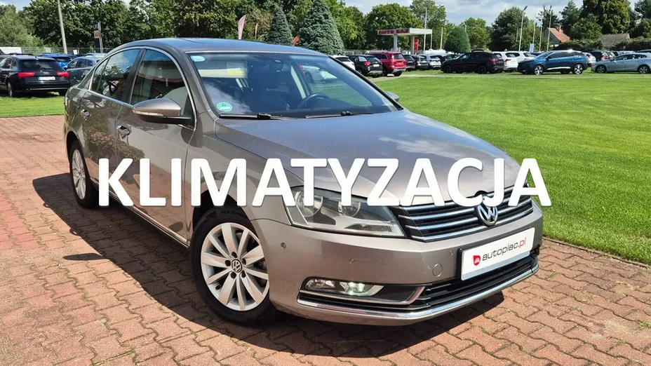 VOLKSWAGEN Passat -