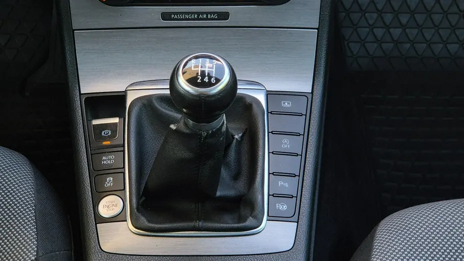 VOLKSWAGEN Passat -