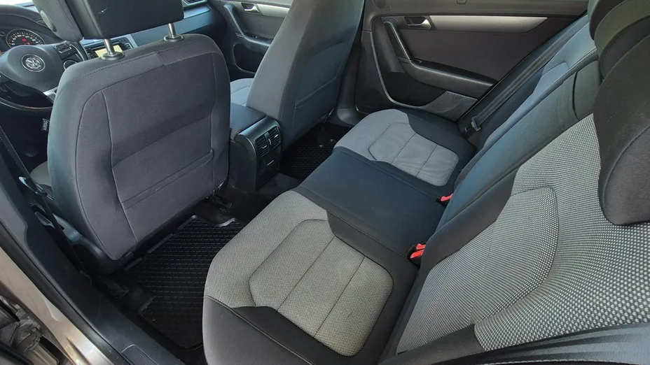 VOLKSWAGEN Passat -