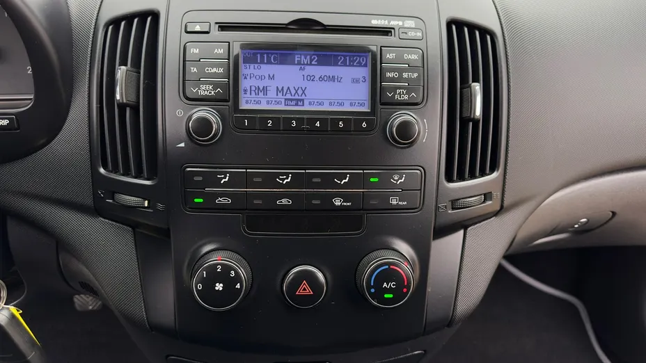 HYUNDAI i30 -