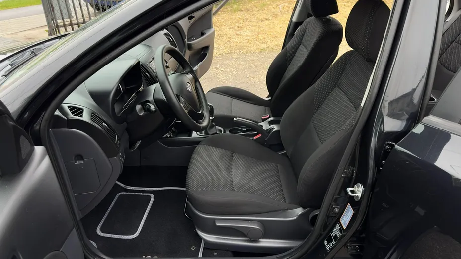 HYUNDAI i30 -