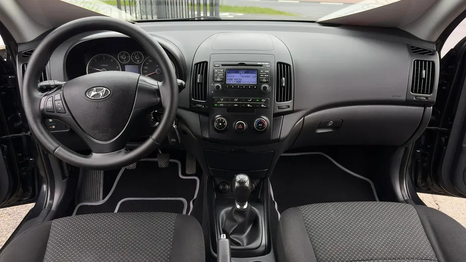 HYUNDAI i30 -