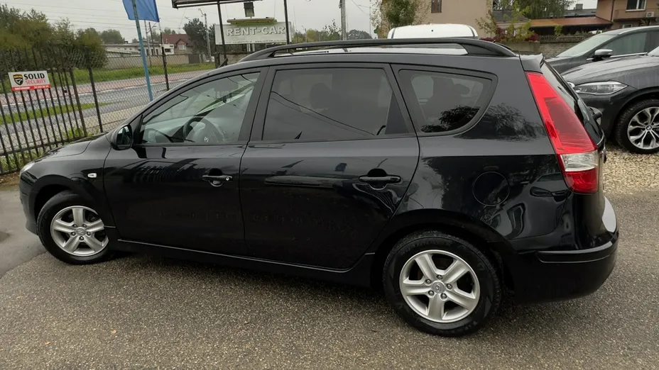HYUNDAI i30 -