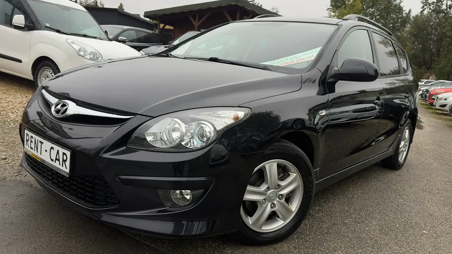 HYUNDAI i30 -