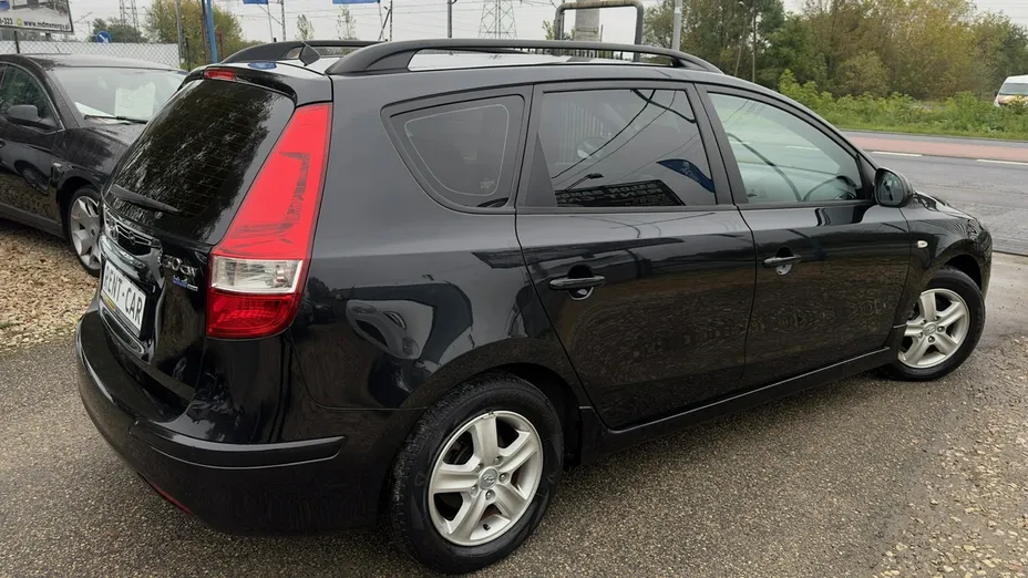 HYUNDAI i30 -