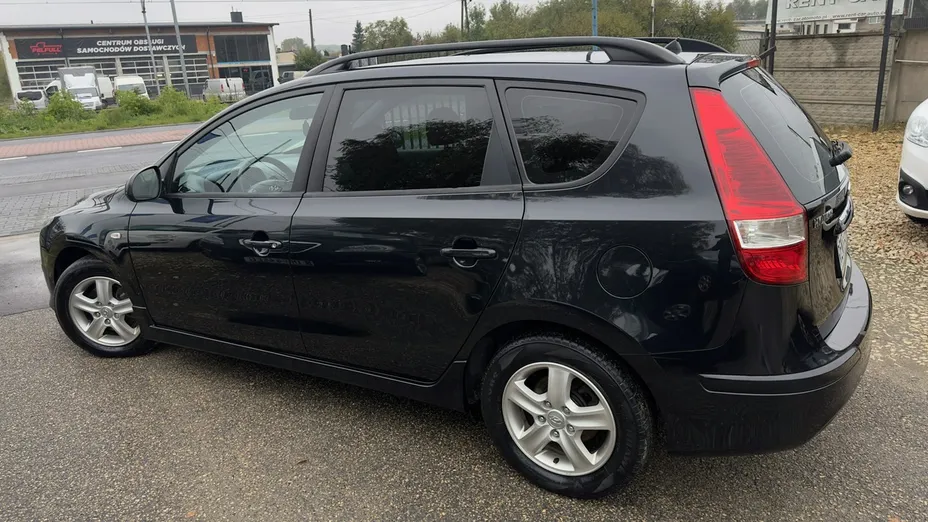 HYUNDAI i30 -