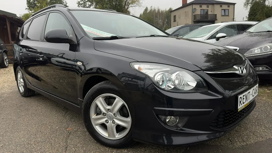 HYUNDAI i30 -