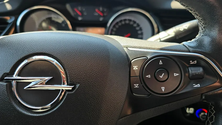 OPEL Insignia -