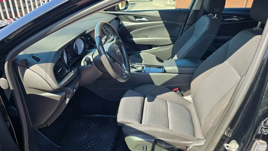 OPEL Insignia -