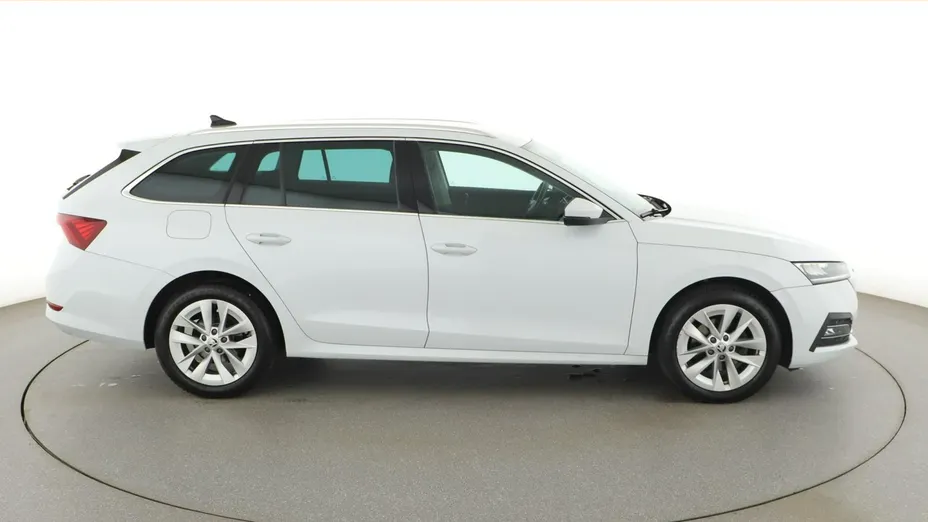 SKODA Octavia -