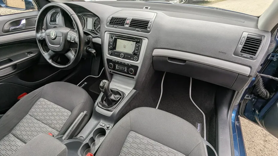 SKODA Octavia -