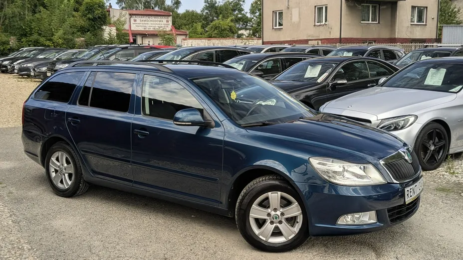SKODA Octavia -
