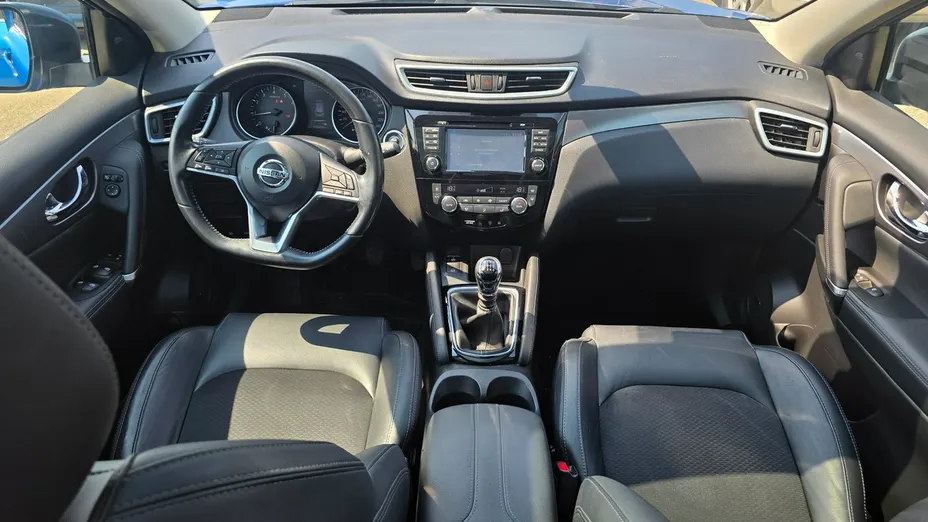 NISSAN Qashqai -