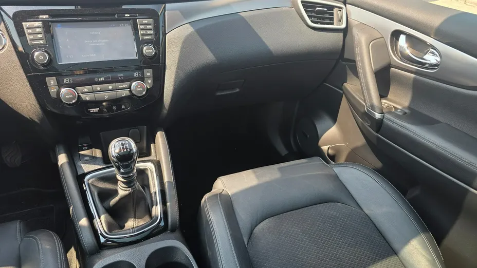 NISSAN Qashqai -