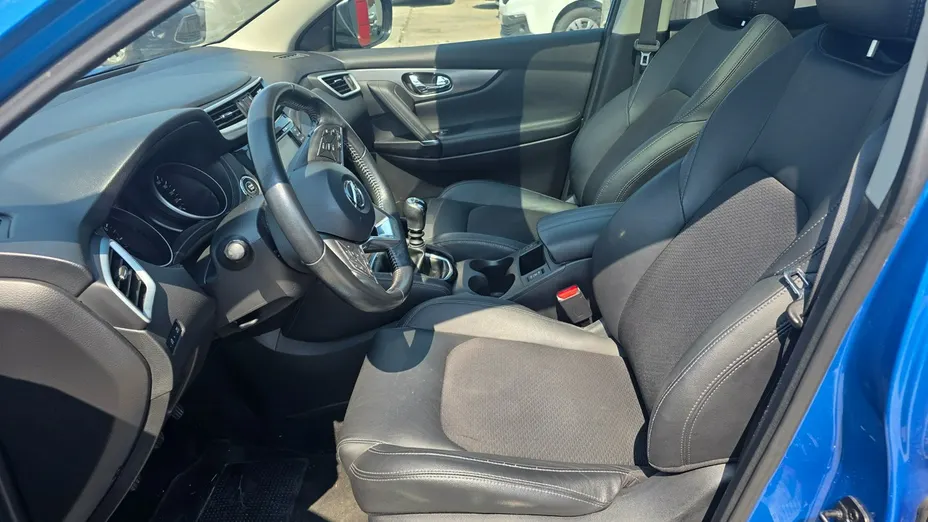 NISSAN Qashqai -