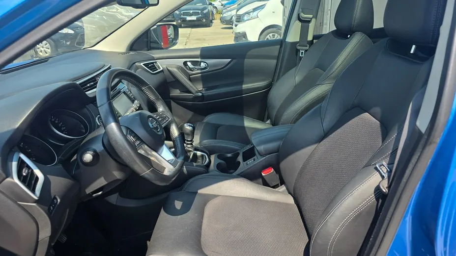 NISSAN Qashqai -
