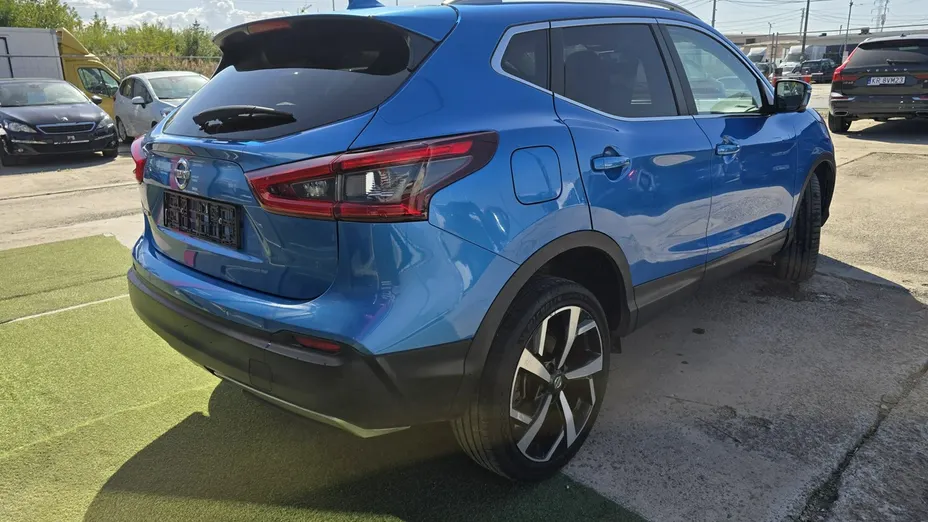 NISSAN Qashqai -