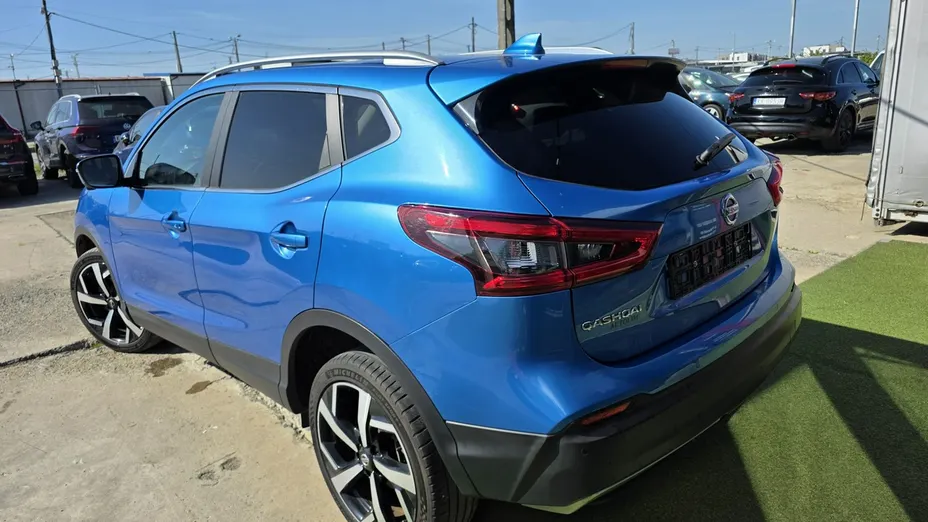 NISSAN Qashqai -