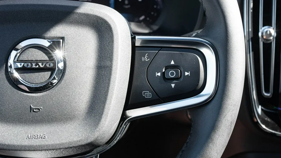 VOLVO XC40 -