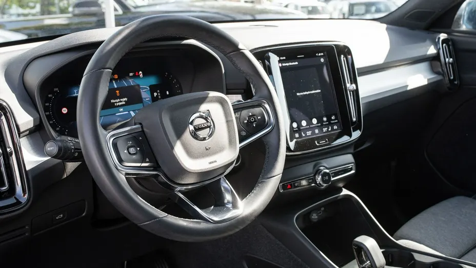 VOLVO XC40 -