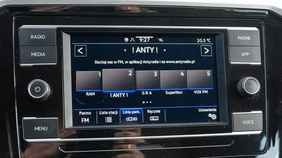 VOLKSWAGEN Passat -
